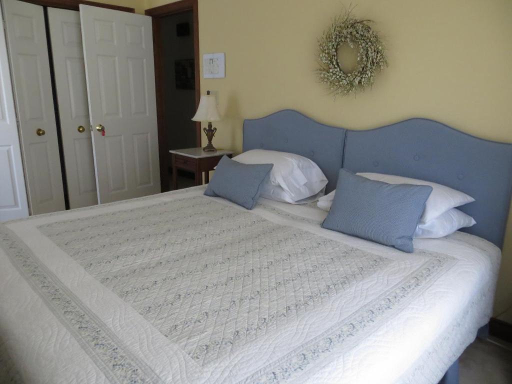 Cedar Gables Bed & Breakfast Niagara-on-the-Lake Szoba fotó